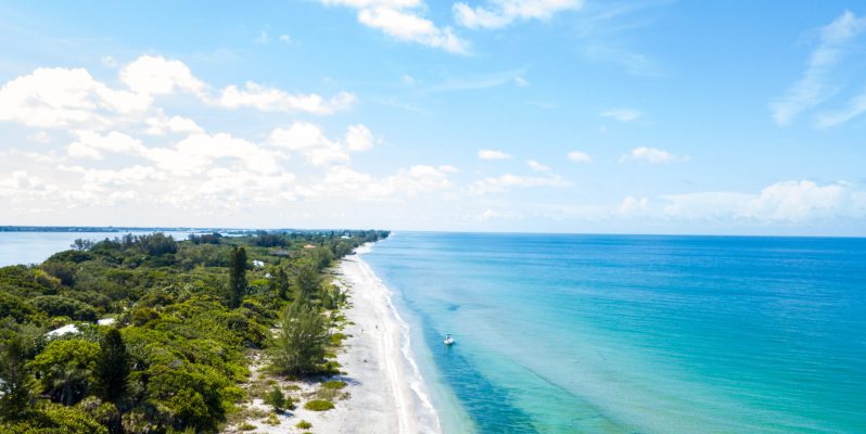 Inexpensive Living near the beach